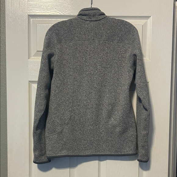 Patagonia Men's Performance Jacket in Heather Gray. Zipper pockets. Small - Picture 5 of 5